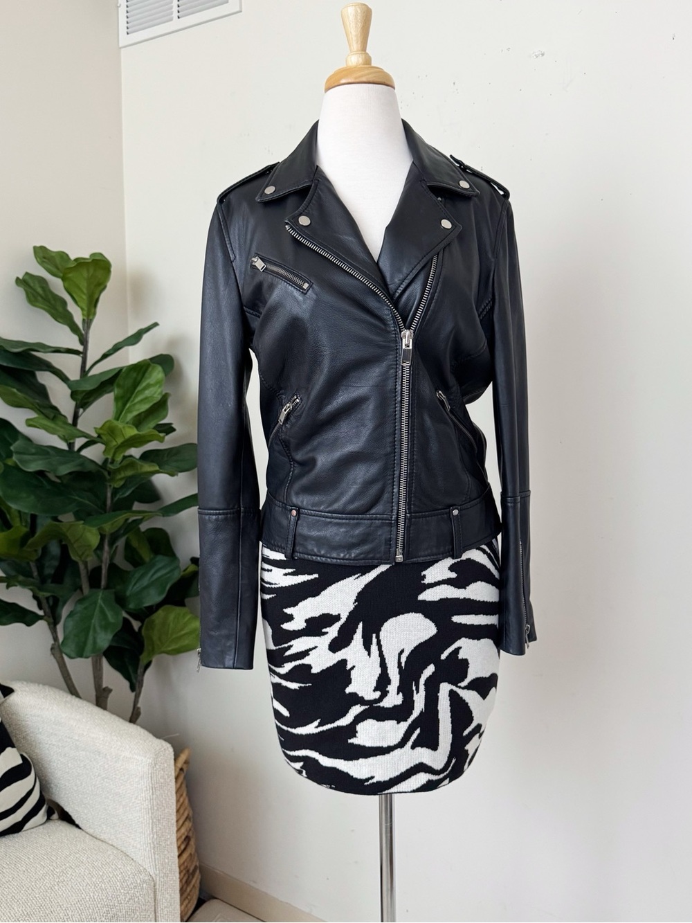 H&M Black and White Zebra Pencil Skirt
